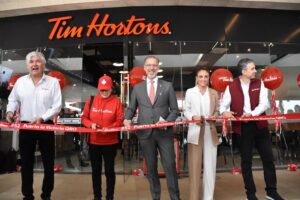 Inauguran primera tienda de empresa Tim Hortons en Querétaro