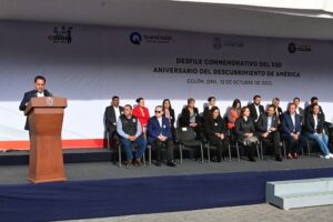 Mauricio Kuri preside desfile del 530 aniversario del descubrimiento de América