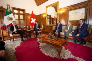 Mauricio Kuri se reunió con el Embajador de Suiza en México