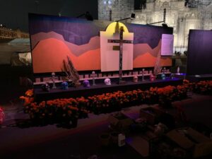 Querétaro participa en Ofrenda Monumental de Día de Muertos en el zócalo capitalino