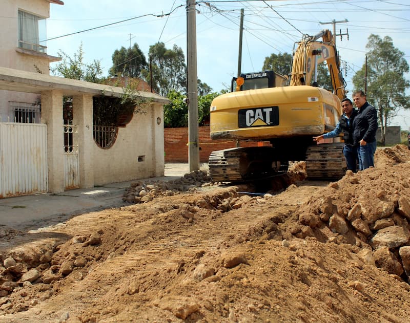 Toño Mejía supervisa obra en la colonia Vista Hermosa, Tequisquiapan