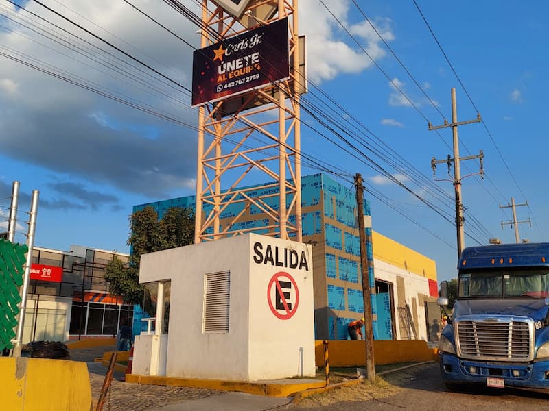 Cadena de hamburguesas Carl's Jr llega a San Juan del Río