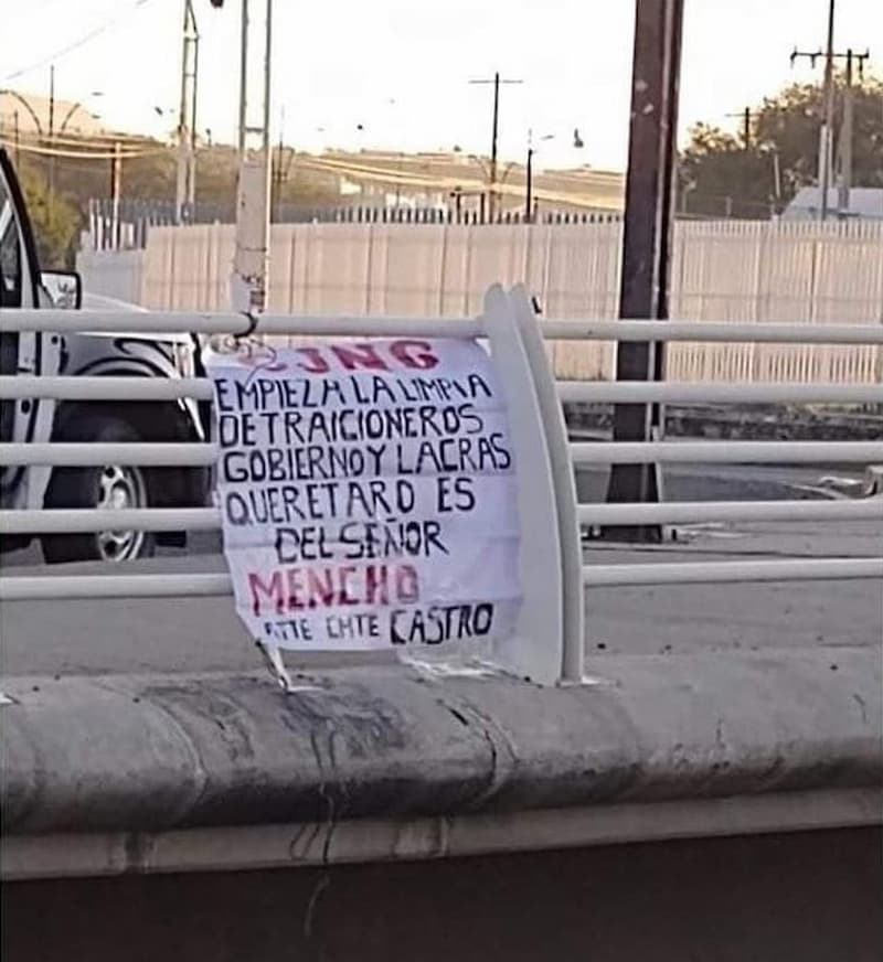 Detienen a 2 sujetos por narco mantas en San Juan del Río