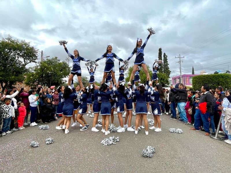 Realizan desfile conmemorativo al 112 Aniversario de la Revolución Mexicana en Tequisquiapan 1