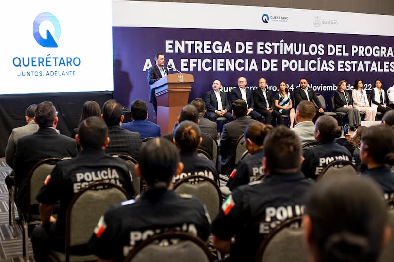 Mauricio Kuri encabezó la entrega de estímulos a Policías Estatales