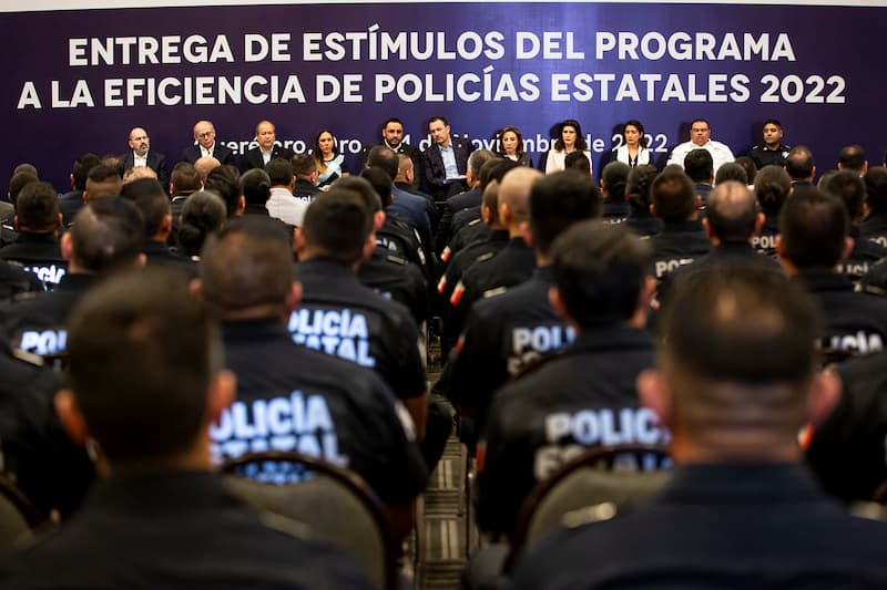 Mauricio Kuri encabezó la entrega de estímulos a Policías Estatales