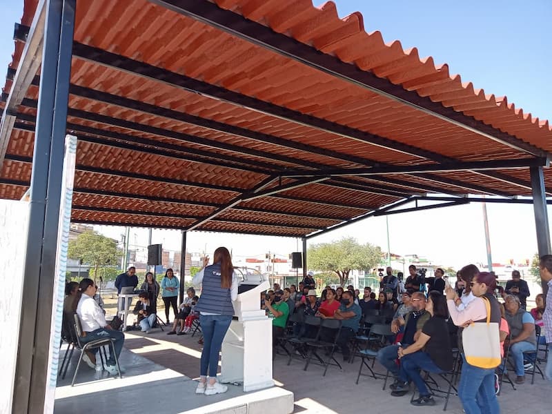 “Mitad Tu Mitad Yo” beneficia a la colonia La Peña con techumbre