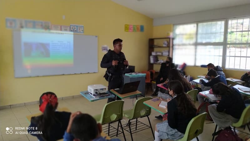 SSPM brinda pláticas en planteles educativos de San Juan del Río