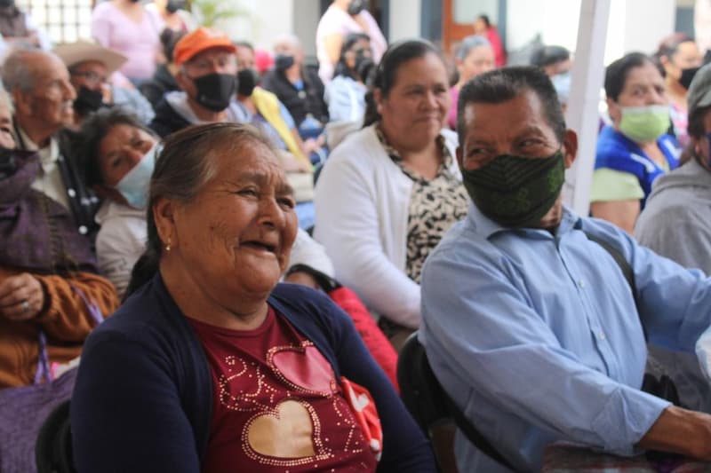 Toño Mejía entregó apoyos a familias de 25 delegaciones de Tequisquiapan