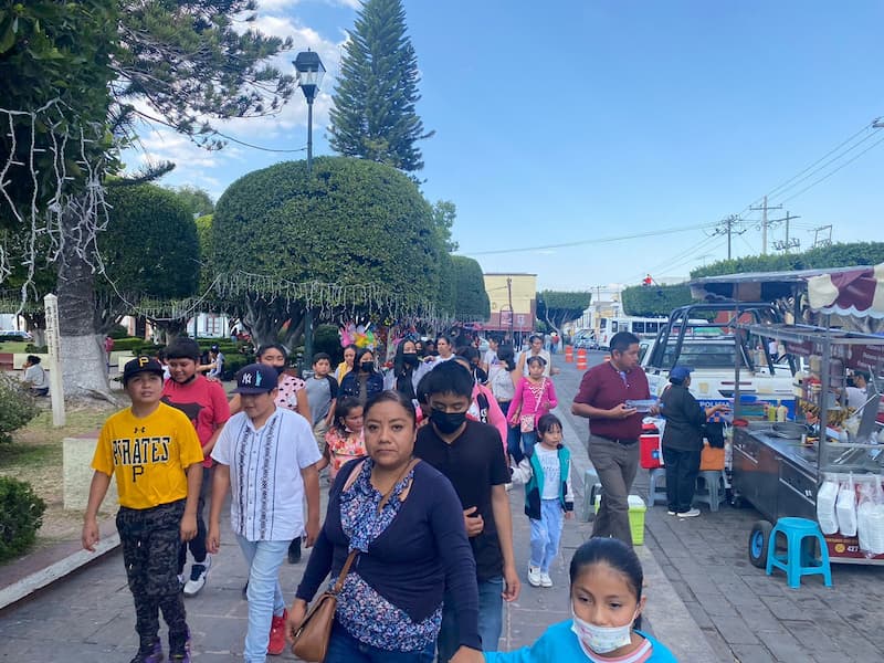 DIF San Juan del Río apoya a comunidades con transporte gratuito para la pista de hielo 1 DIF San Juan del Río apoya a comunidades con transporte gratuito para la pista de hielo