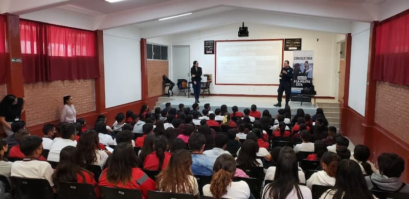 Estudiantes del COBAQ y UNIQ interesados en ser parte de la policía queretana
