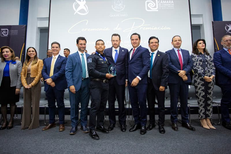 Mauricio Kuri González encabezó la ceremonia del Premio al Policía del Año 2022