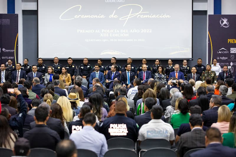 Mauricio Kuri González encabezó la ceremonia del Premio al Policía del Año 2022
