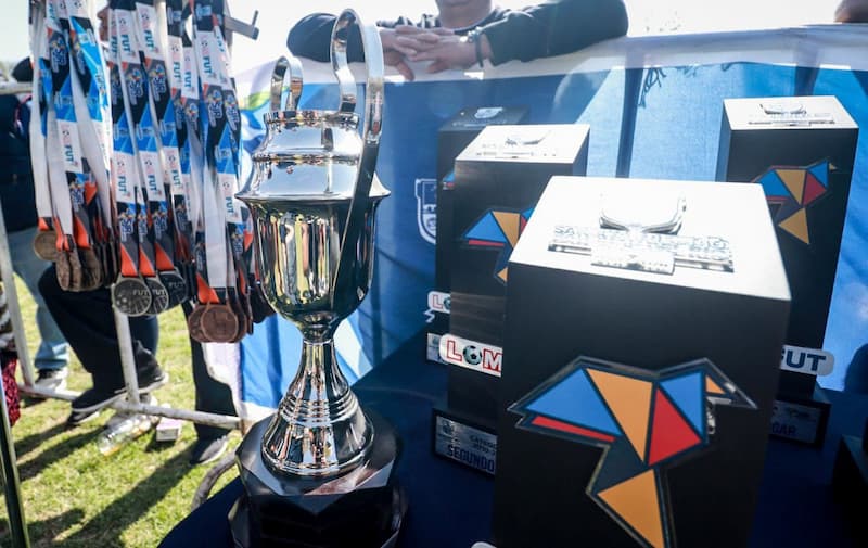 Roberto Cabrera encabezó premiación de la Liga Oficial Municipal Infantil de Futbol 2022