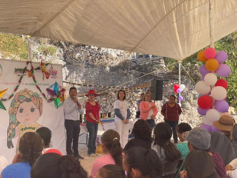 SECULT encabeza fiesta de Navidad de la Fundación Takotsi