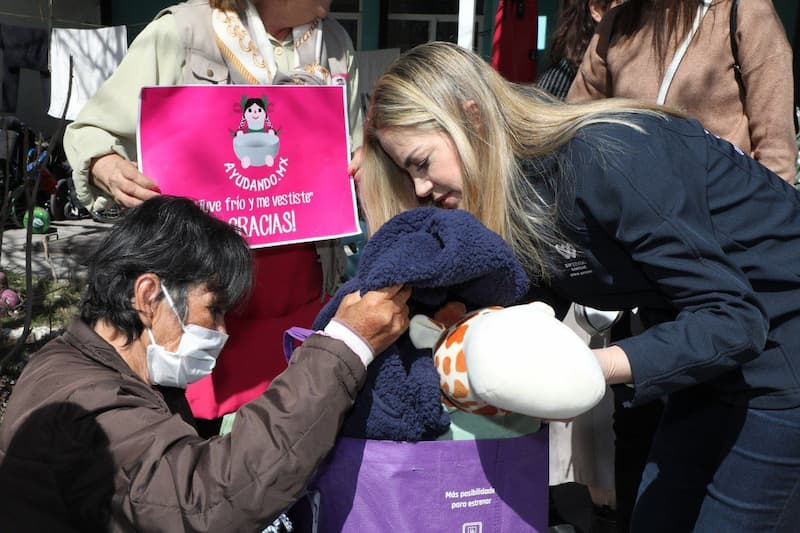 DIF Estatal participa en la entrega de apoyos Ayudando.mx