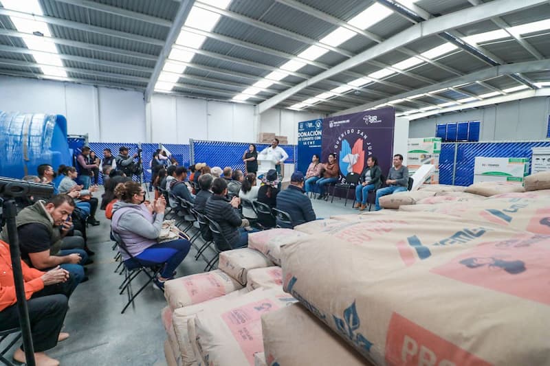 Programa Adelante Mi Querido San Juan entrega 36 toneladas de cemento a ciudadanos 2 Programa Adelante Mi Querido San Juan entrega 36 toneladas de cemento a ciudadanos