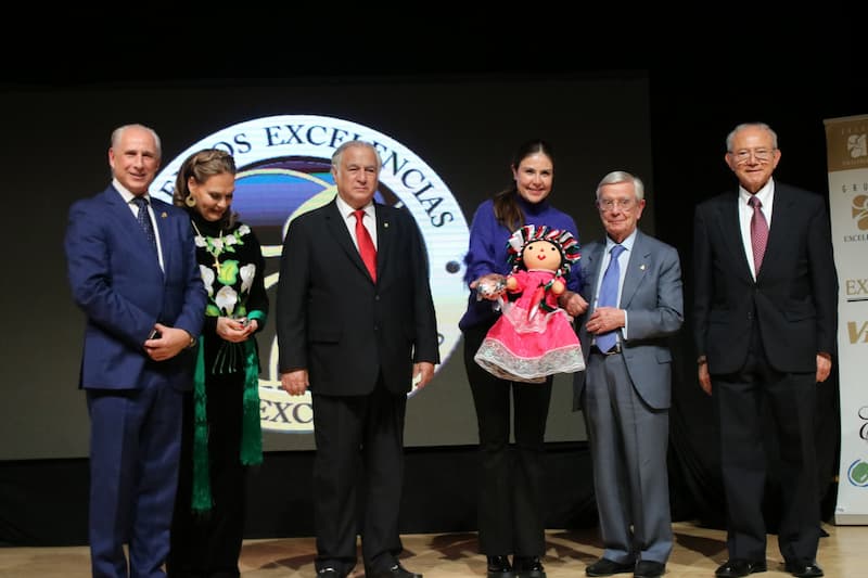 Querétaro gana dos premios Excelencias Turísticas en FITUR 1 Querétaro gana dos premios Excelencias Turísticas en FITUR (1)