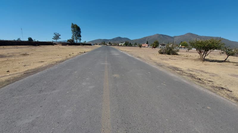 Roberto Cabrera anuncia mejora de camino entre comunidades de San Juan del Río