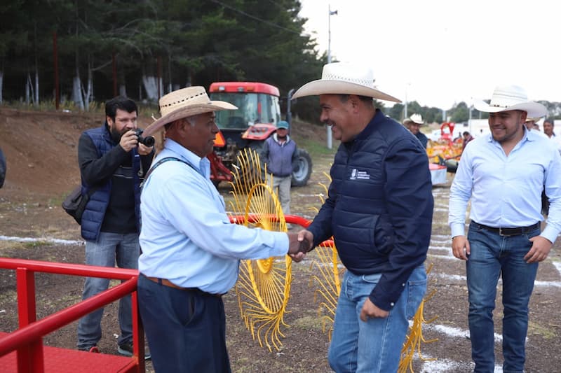 SEDEA realizó la entrega de apoyos a productores de Amealco