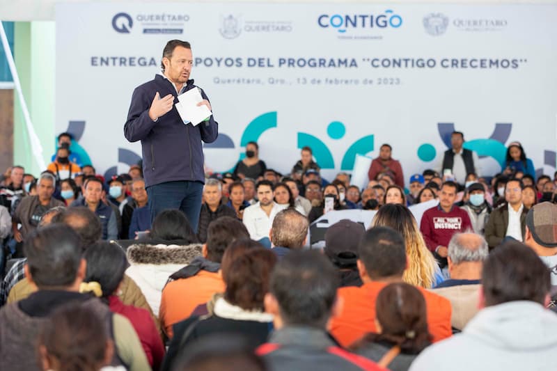 Mauricio Kuri entregó apoyos a beneficiarios del programa Contigo Crecemos