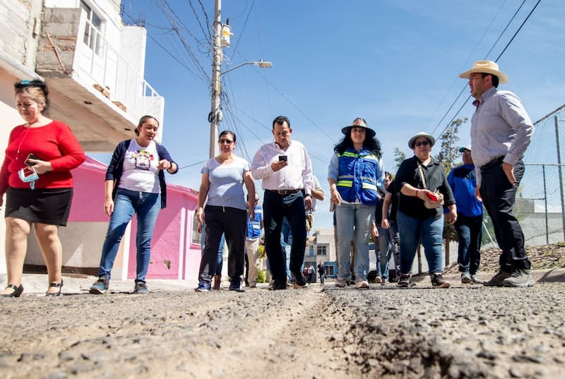 Roberto Cabrera inicia programa de Mejoramiento Vial en San Juan del Río