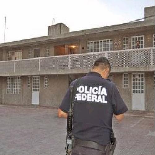 A José Santos Correa se le atribuyen delitos como el robo de vehículos y transporte de carga, pero también acciones benéficas hacia personas necesitadas en San Juan del Río