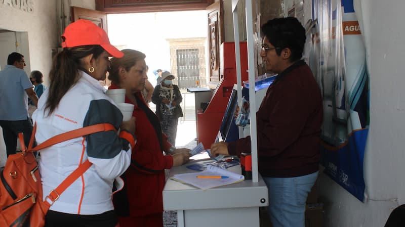 JAPAM entrega kits ahorradores de agua a hogares de San Juan del Río