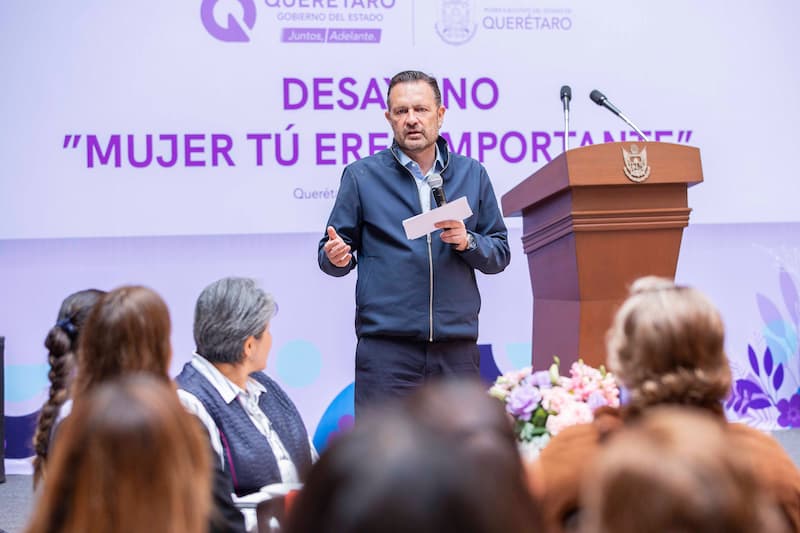 Mauricio Kuri agradece el trabajo de las mujeres de la administración