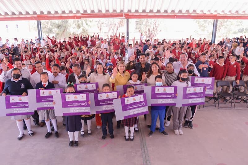 Norma Mejía Lira enfatizó que la educación es uno de los pilares más importantes para el desarrollo del municipio de Tequisquiapan, por lo que es crucial que se cuide a los estudiantes