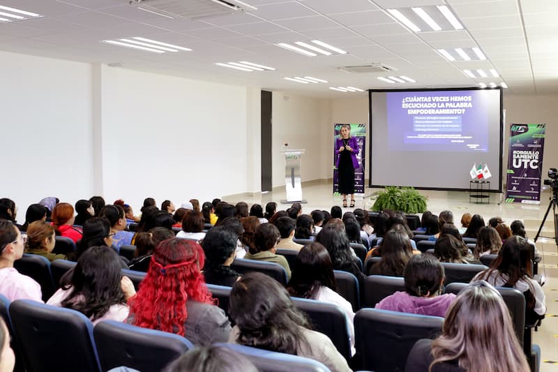 UTC impartió ponencia sobre empoderamiento femenino en conmemoración del Día Internacional de la Mujer