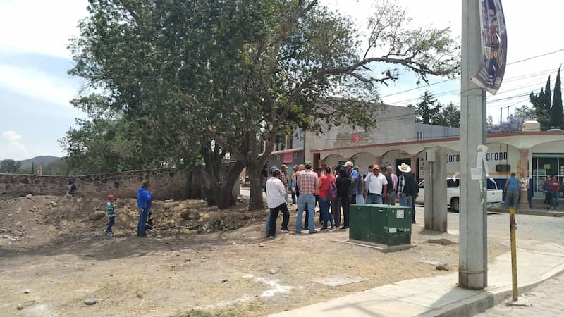 Ejidatarios de Escolásticas detienen construcción de Museo del Artesano en terreno destinado a Banco del Bienestar