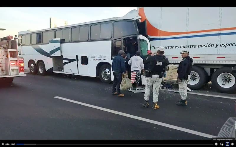 El autobús turístico procedía del estado de Durango con dirección a CDMX; más de 20 lesionados