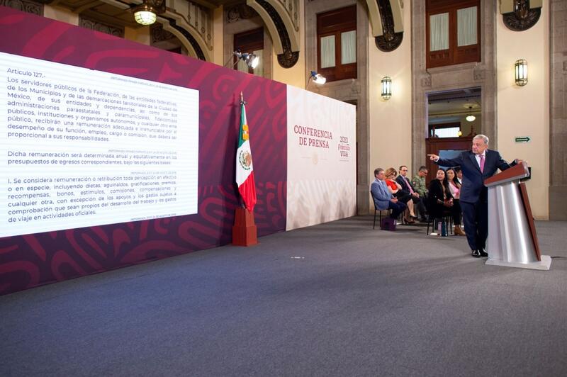 Andrés Manuel López Obrador destaca formación humanista a través de libros de texto gratuitos