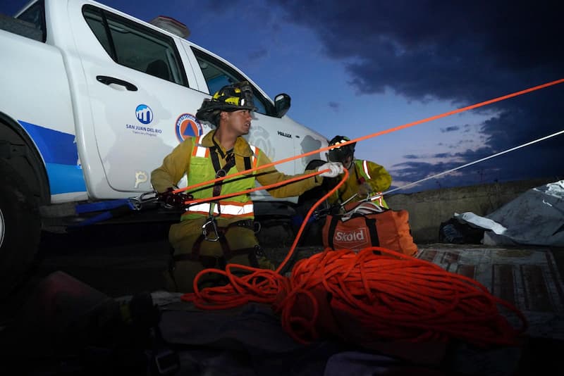 El Cuerpo de Bomberos Voluntarios y la Coordinación Municipal de Protección Civil protagonizan una emotiva operación de rescate animal