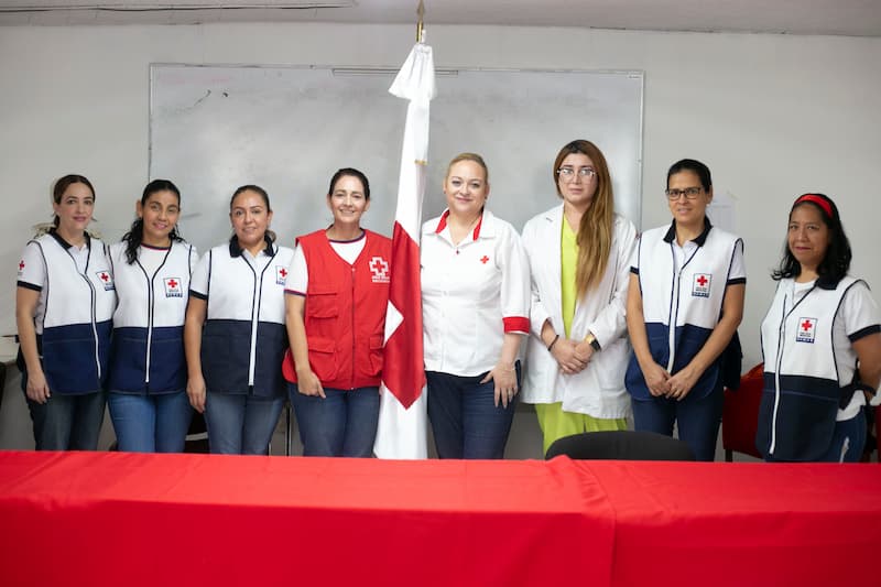 Damas Voluntarias: Participa y apoya los servicios médicos del hospital en San Juan del Río