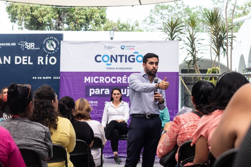 Roberto Cabrera reconoció la labor de las mujeres al frente de las familias