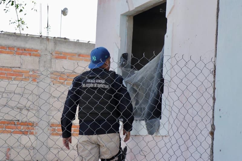 Detienen a 13 personas y decomisan drogas y armas en San Juan del Río