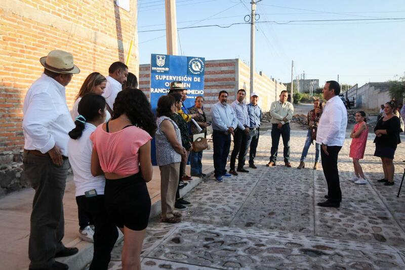 Roberto Cabrera supervisa obras en calles de Rancho de Enmedio para mejorar la infraestructura vial