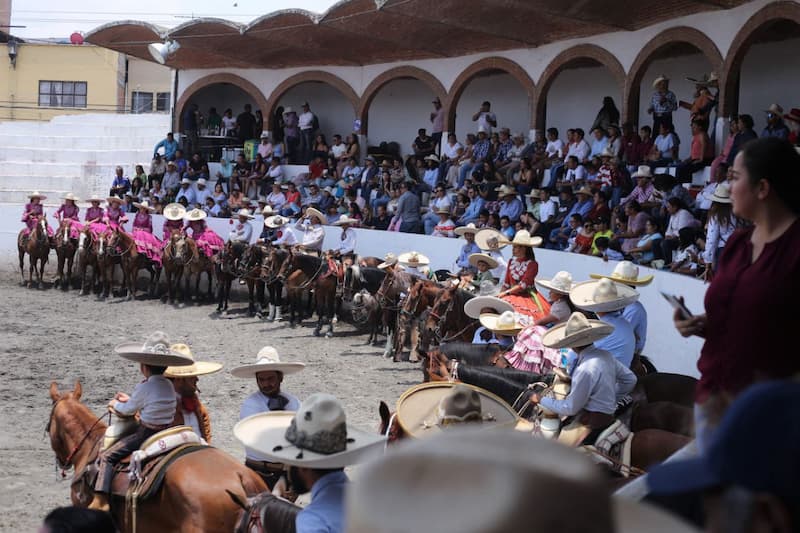 La familia charra, un símbolo arraigado en San Juan del Río: Roberto Cabrera
