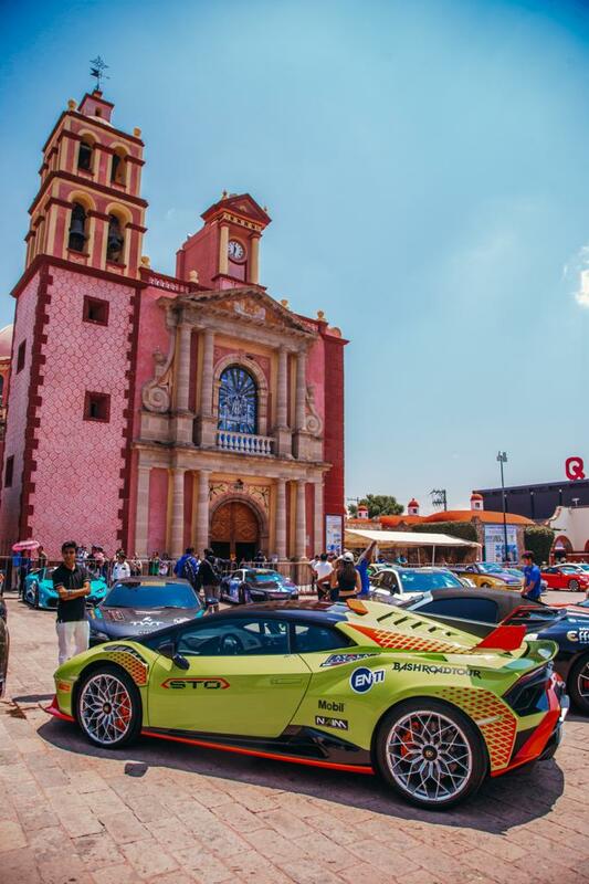 Toño Mejía inaugura Bash Road Tour en Tequisquiapan con desfile de automóviles deportivos de lujo