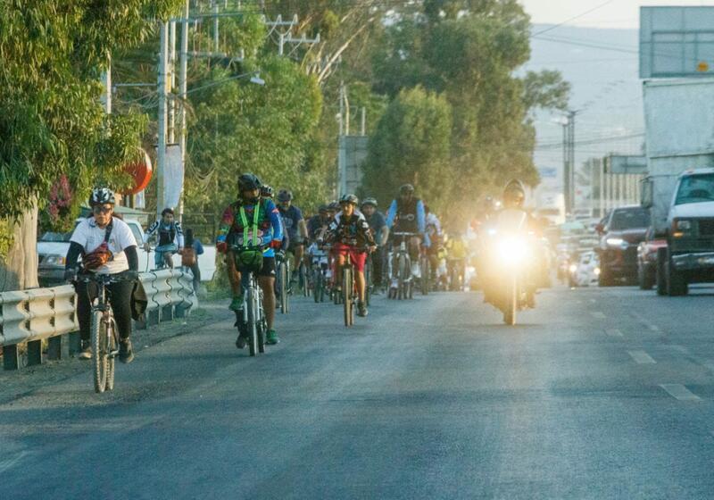 Realizan emocionante rodada ciclista en la Feria Nacional Ganadera San Juan del Río 2023