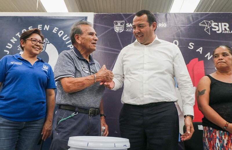 Roberto Cabrera encabezó entrega de insumos del programa Adelante Mi Querido San Juan 1 Roberto Cabrera encabezó entrega de insumos del programa Adelante Mi Querido San Juan