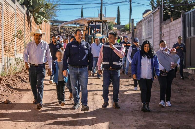 Roberto Cabrera inicia rehabilitación de calle en San Sebastián de las Barrancas Norte 1 Roberto Cabrera inicia rehabilitación de calle en San Sebastián de las Barrancas Norte