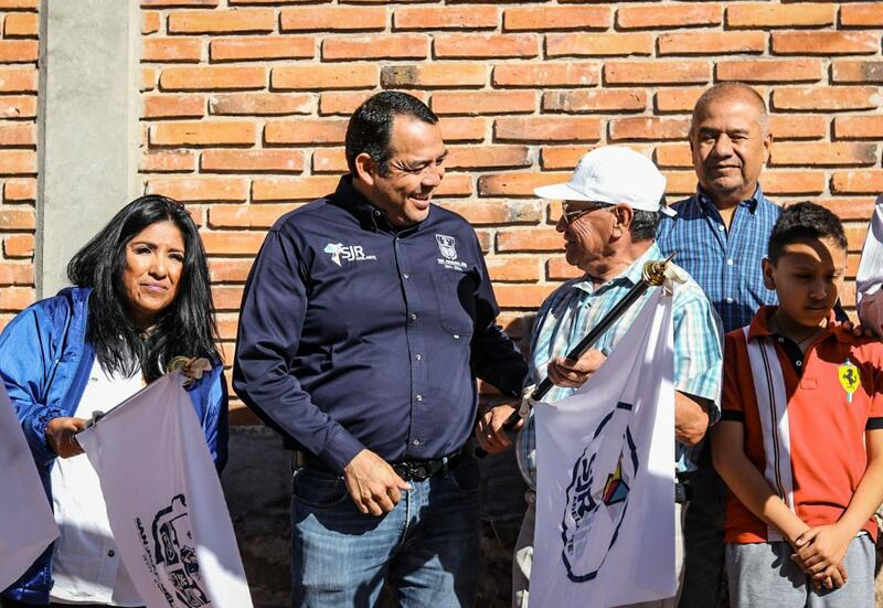 Roberto Cabrera inicia rehabilitación de calle en San Sebastián de las Barrancas Norte 2 Roberto Cabrera inicia rehabilitación de calle en San Sebastián de las Barrancas Norte