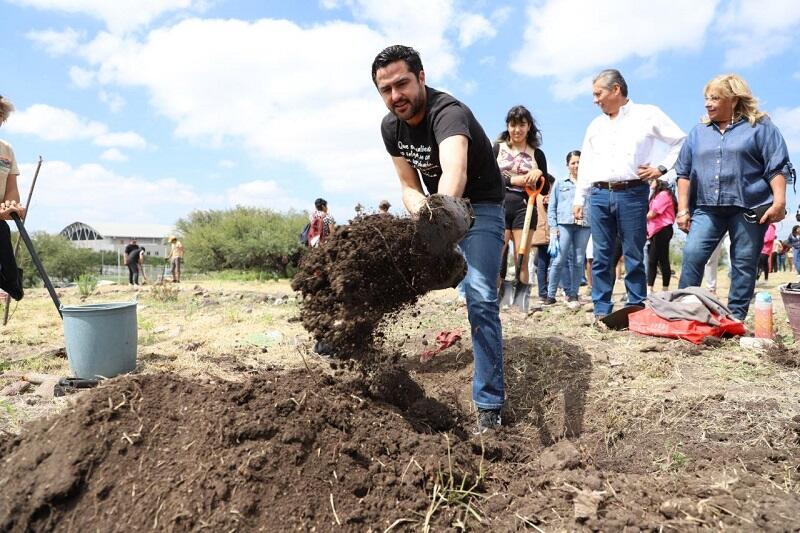 Jóvenes Voluntarios llevaron a cabo Jornada de Reforestación en la UTEQ
