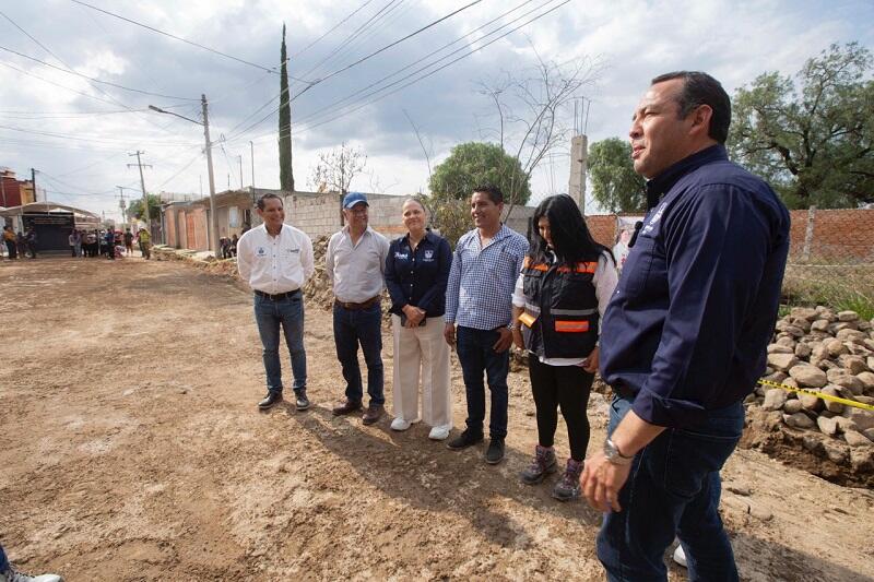 Municipio de San Juan del Río Invierte 1.6 mdp en rehabilitación de calles en Barrio de San Isidro