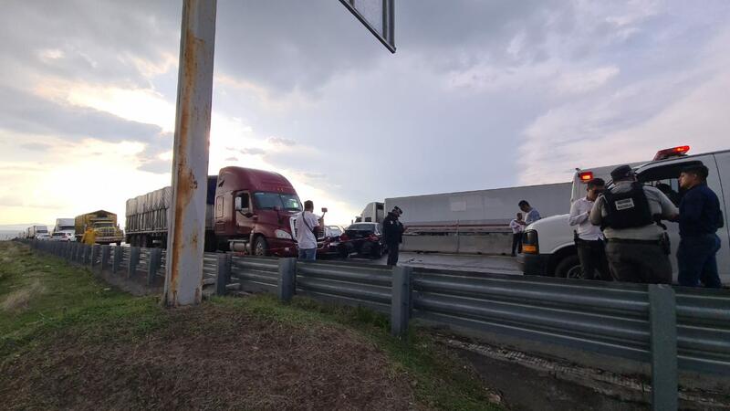 Trágico accidente en macrolibramiento Palmillas-Apaseo; autobús sin frenos deja dos víctimas mortales