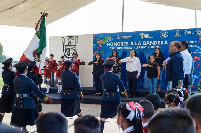 Municipio de San Juan del Río anuncia construcción de techumbre en primaria de San Miguel Arcángel