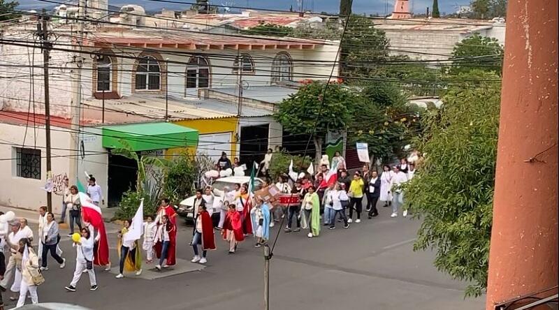 Caminata promueve la paz en San Juan del Río